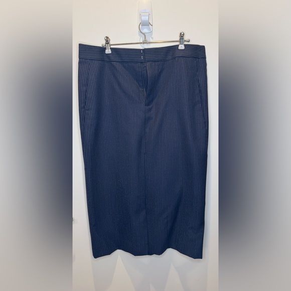 Banana Republic Italian wool midi Navy Pinstripe pencil Skirt 10 - Picture 7 of 14